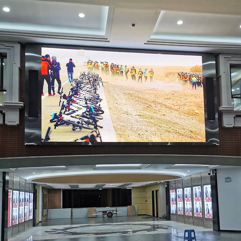 Mostra locativa Hall Electronic TV Corridoio dell'esposizione di LED dello schermo dell'interno di colore pieno P3.91